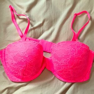 Push up bra with under wire support